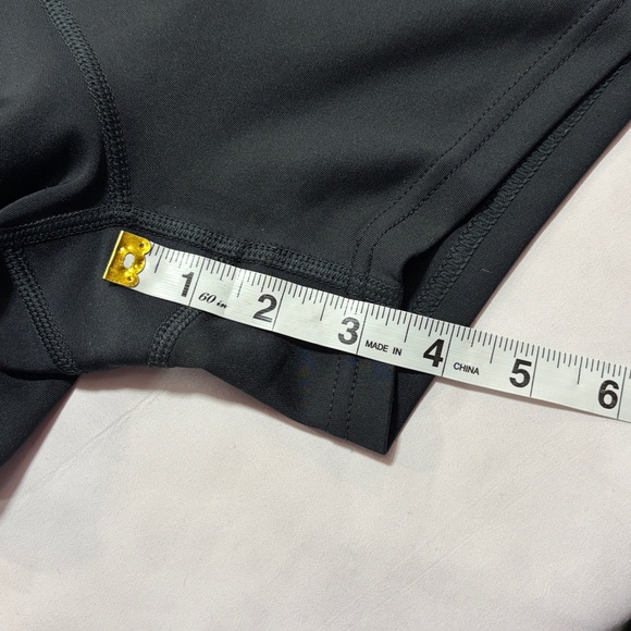 Mizuno black victory shorts 3.5 inseam size small - Picture 9 of 10